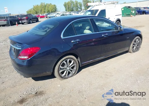 2016 Mercedes-Benz C 300 4Matic из США, поврежденный, VIN 55SWF4KB2GU132993